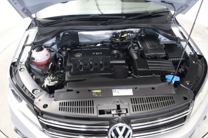 Volkswagen Tiguan 2.0 TDi BlueMotion Tech Match Edition 150 5dr Estate Diesel Silver