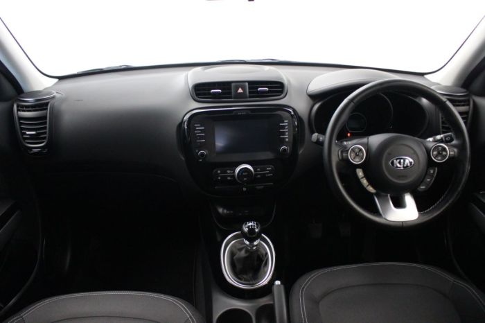 Kia Soul 1.6 CRDi 2 5dr Hatchback Diesel White